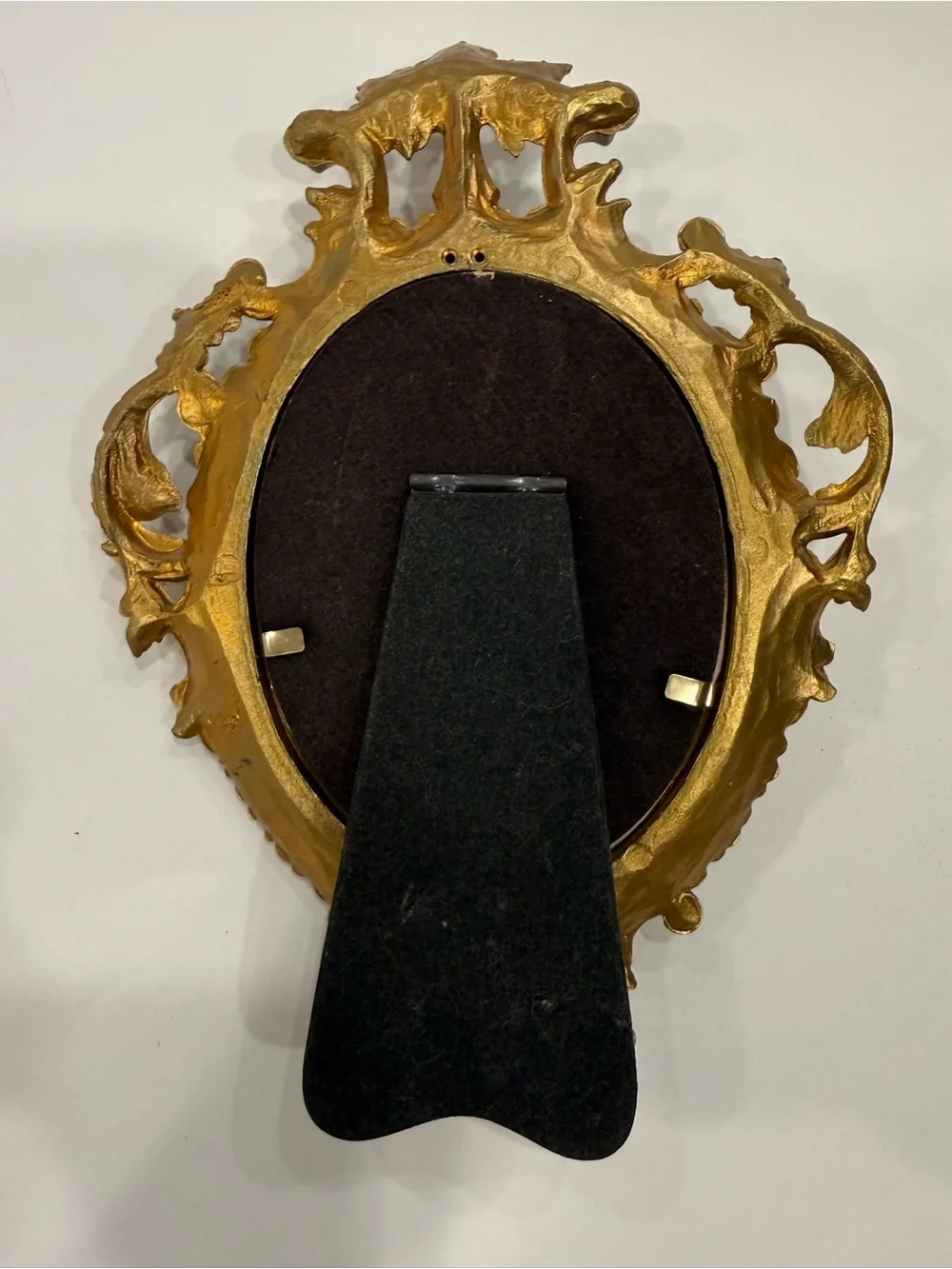 Gold Ornate Oval Wall Frame with Vintage Style Photo